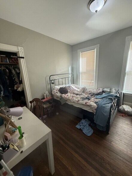 Building Photo - 23 Evergreen St