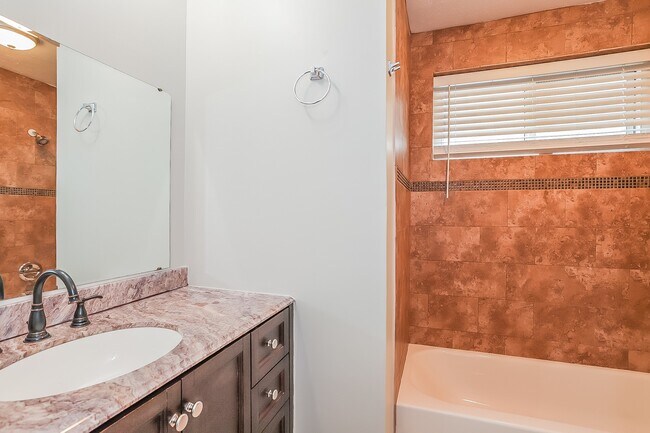 Building Photo - 10819 Sagewind Dr