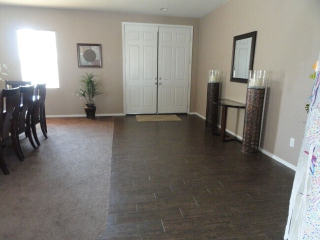 Building Photo - 1433 Wild Olive Rd