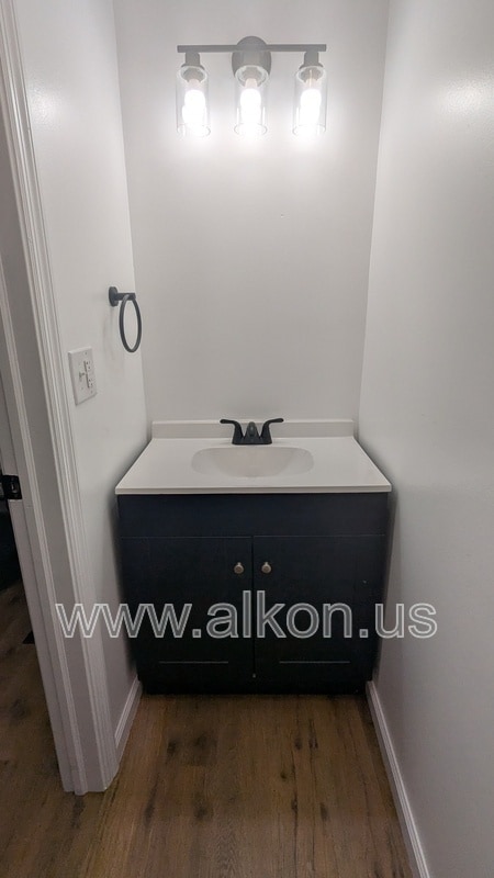 Building Photo - 566 Greenfield Ave