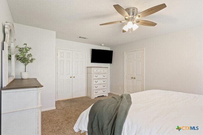 Building Photo - 709 Bighorn Dr