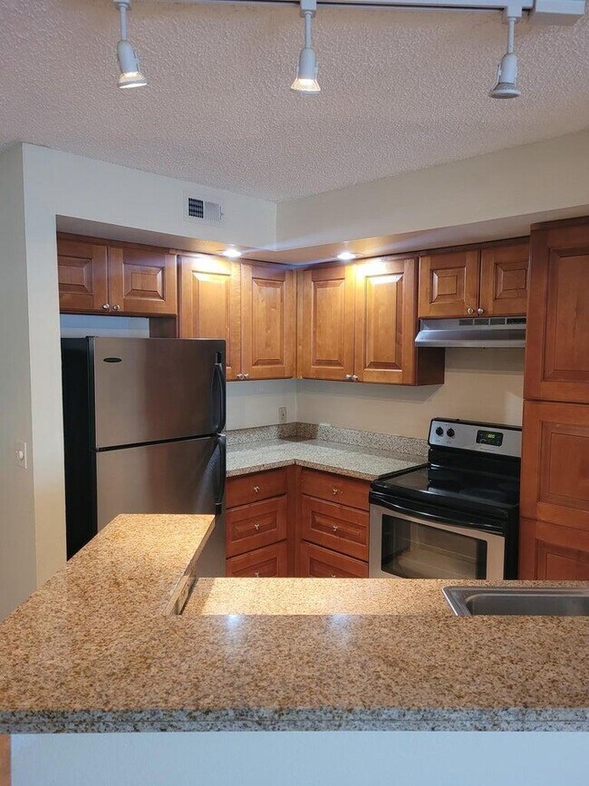 Primary Photo - 1401 Village Blvd