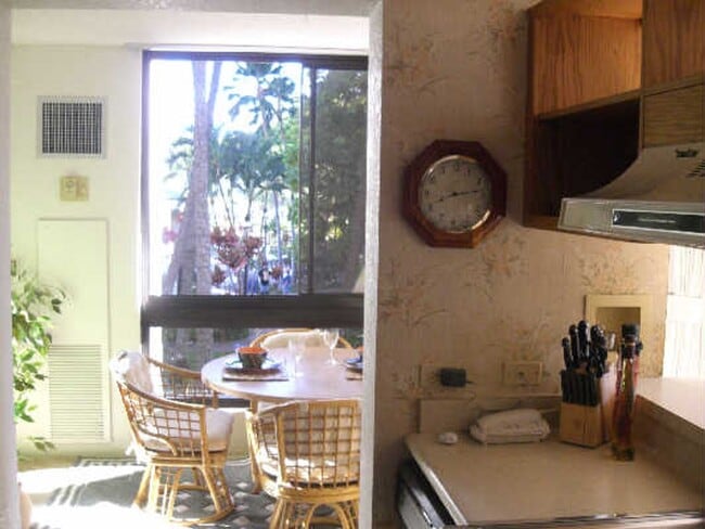Building Photo - Fabulous Unit in Waikiki!