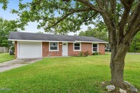Building Photo - 110 Cathy Dr