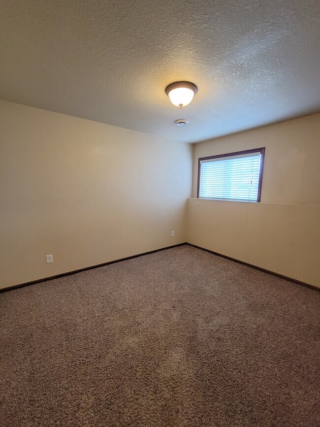 Building Photo - 2224 Bluegill Ave