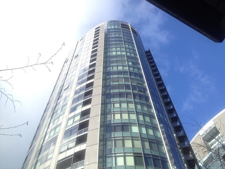Building Photo - 3601 S River Pkwy