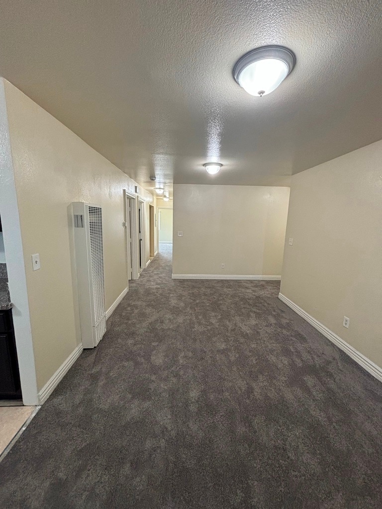 Building Photo - 8634 Menlo Ave