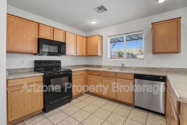 Building Photo - 17516 W Maui Ln