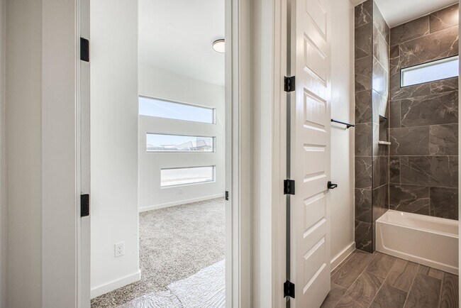 Building Photo - Beautiful East side House 4 bed-2.5 baths, part of The Overlook Casa Club that includes Swimming ...