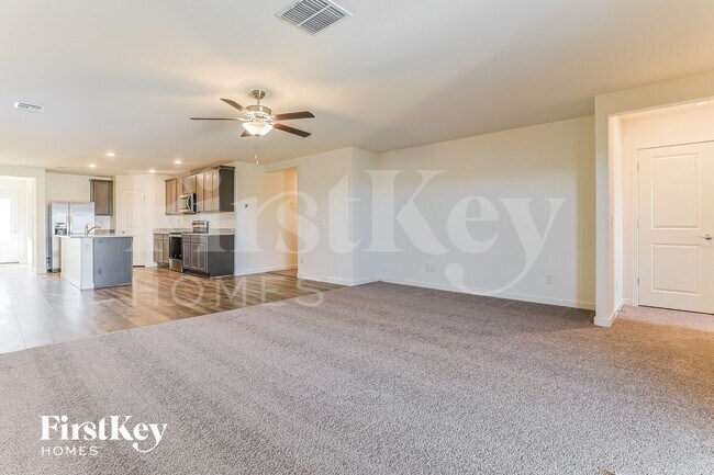 Building Photo - 1024 W 20th St