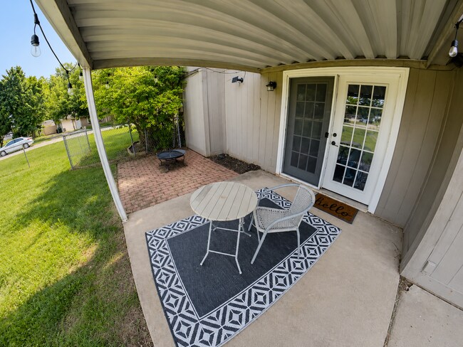Building Photo - Indoor Balcony + Pet Friendly + Fenced In Yard + Attached Garage + Washer & Dryer Included! Avail...