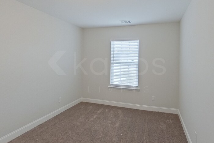 Building Photo - 106 Western Red Cedar Dr