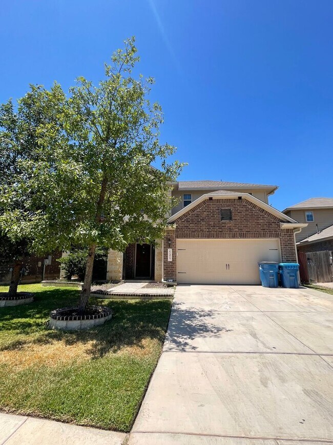 Building Photo - 22427 Carriage Bush