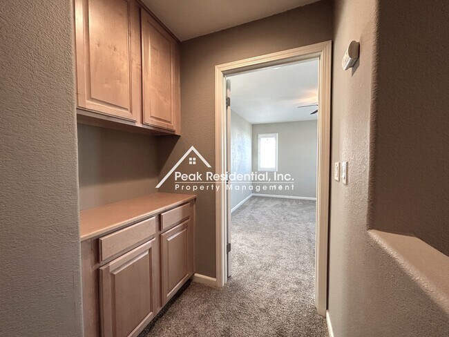 Building Photo - 9196 Cortina Cir