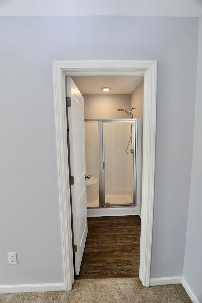 Building Photo - 1009 Providence Plantation Dr