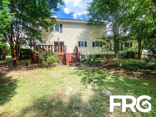 Building Photo - 305 Smith Pl