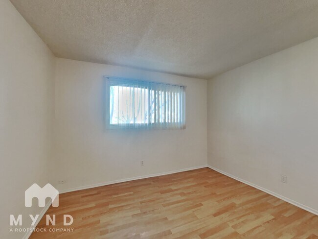 Building Photo - 4305 W Solano Dr N