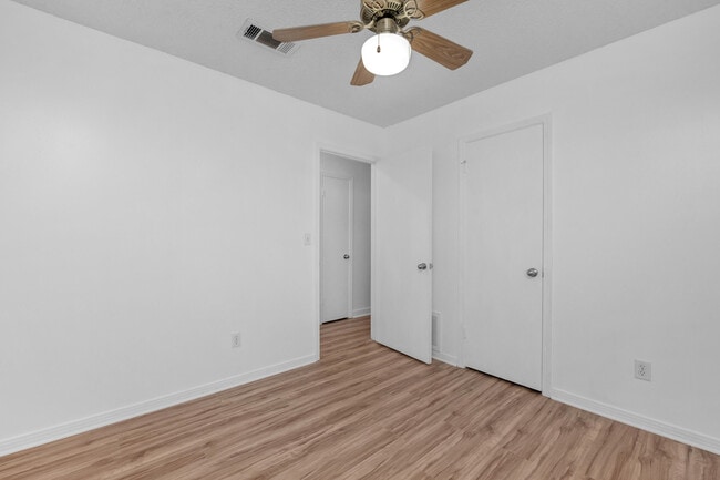 Building Photo - 5229 Compass Ct