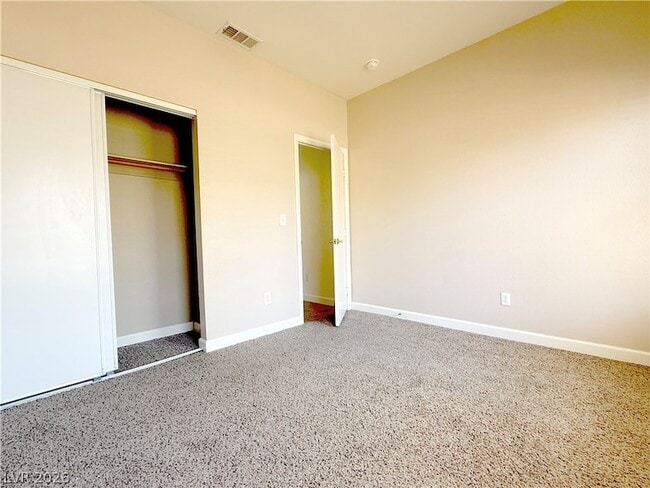 Building Photo - 9824 Garamound Ave