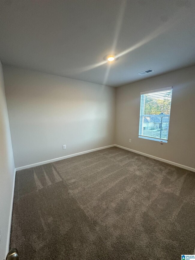 Building Photo - 184 Dogwood St