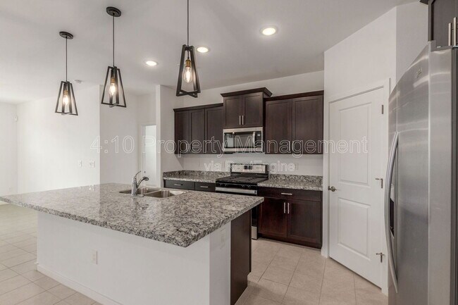 Building Photo - 35395 W Catalan St