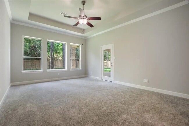 Building Photo - 347 Skyline Ridge Dr