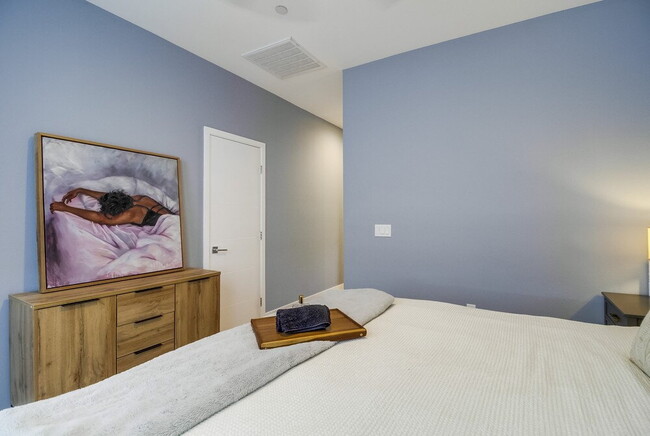 Building Photo - Welcome to your modern La Mesa townhome wi...