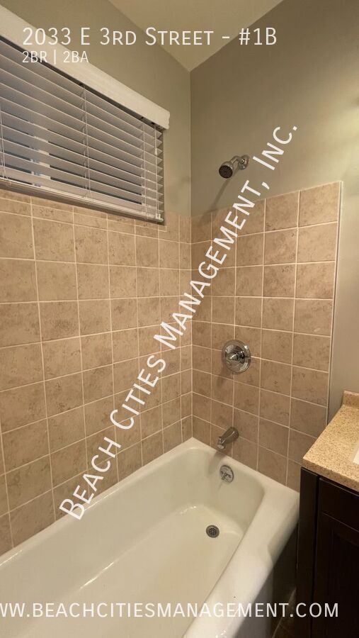 Building Photo - 2033 E 3rd St