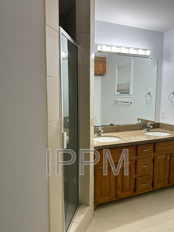 Building Photo - 5610 La Cana Dr