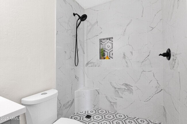 Building Photo - 301 N 87th St