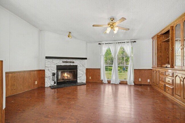 Building Photo - 3BR Home in Raleigh with Large Yard - GREAT PRICE!