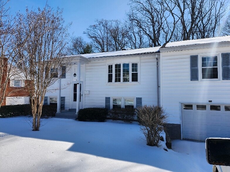 Building Photo - 3627 Forestdale Ave