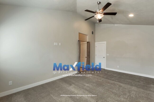 Building Photo - 3 BD + Office 2 BA 2 GA Luxury Townhouse  - Highland Utah - with High Speed Internet