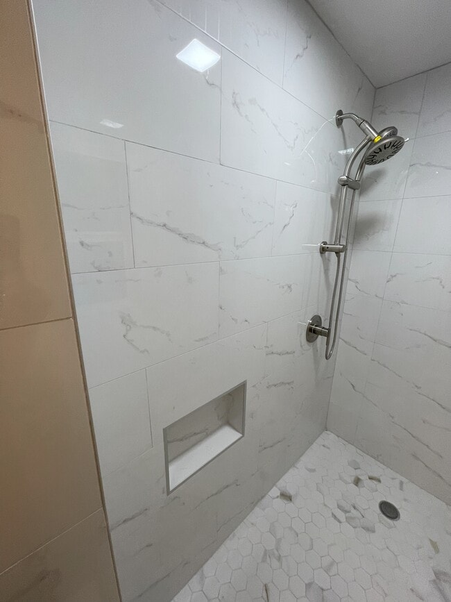 Building Photo - 1515 Sawyerwood Ave