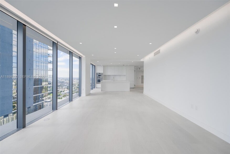 Building Photo - 700 NE 24th St