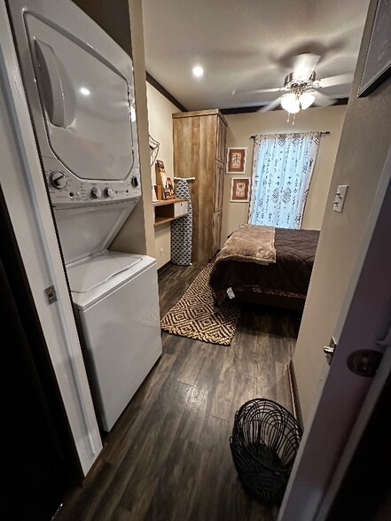 Building Photo - 342 TX-21