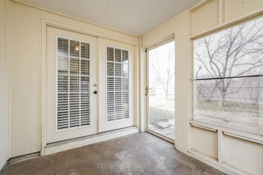 Building Photo - 1702 Clark Trail