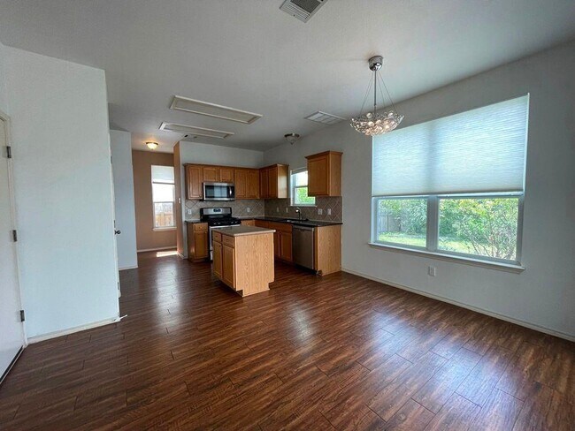 Building Photo - 10520 Dunham Forest Rd