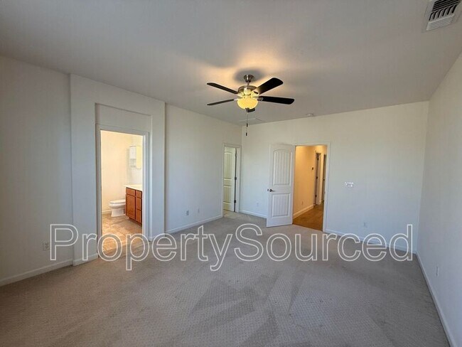 Building Photo - 333 Catmint St