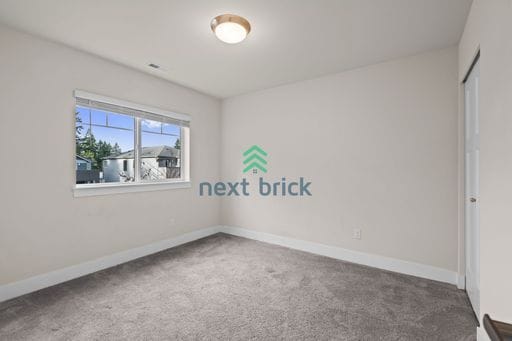 Building Photo - 5 BED & 2.5 BATH SINGLE FAMILY HOUSE FOR RENT