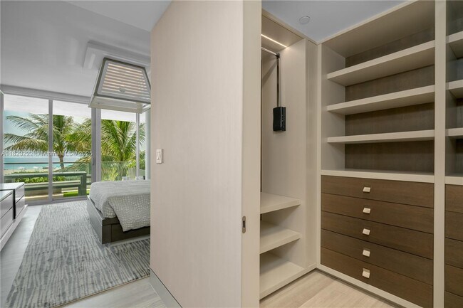 Building Photo - 321 Ocean Dr
