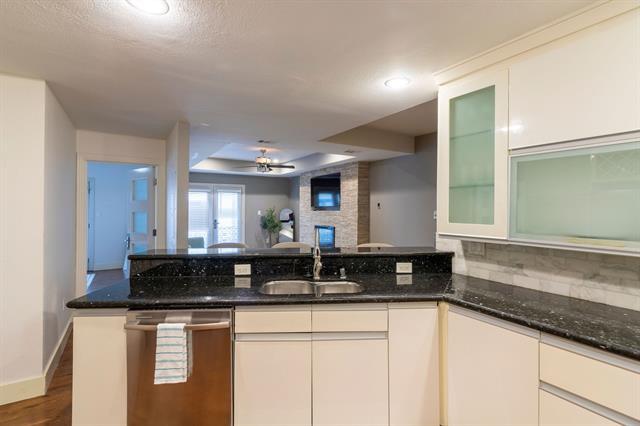 Building Photo - 3845 Convent St