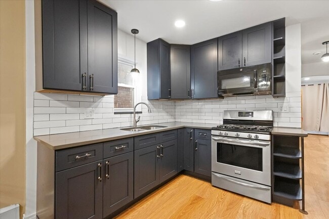 Building Photo - 2131 W 53rd Pl