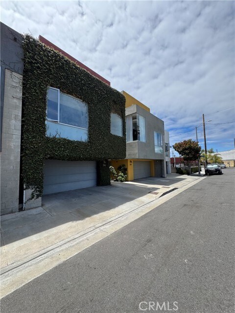 Building Photo - 2114 Narcissus Ct