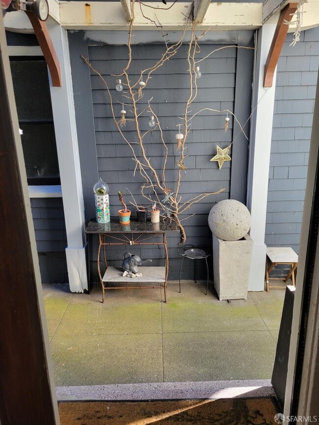 Building Photo - 120 21st Ave