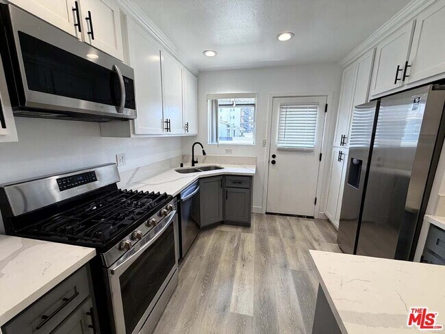 Building Photo - 8818 Ramsgate Ave