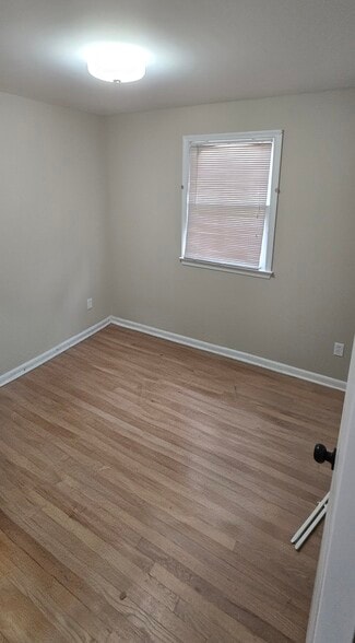 Building Photo - 2209 Shore Dr