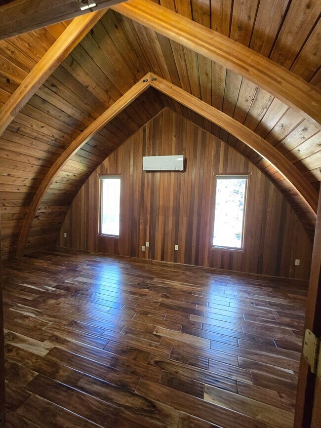 Building Photo - Live in Beautiful Tollgate and Minutes fro...