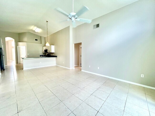 Building Photo - Davenport Gem: 4Bedrooms/ 2Baths pool home!