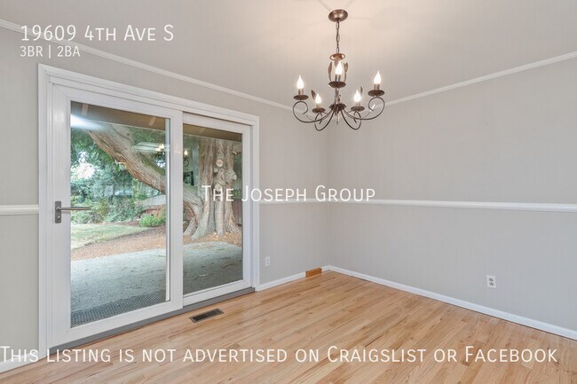 Building Photo - Beautifully updated 3 bed/1.75 bath in Des...